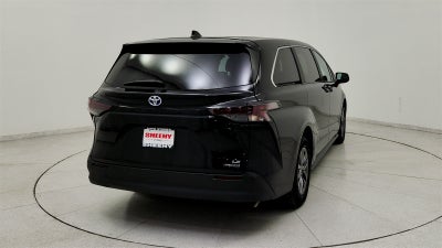 2024 Toyota Sienna LE 8 Passenger