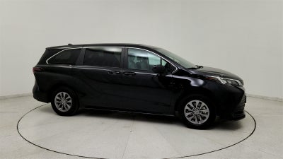 2024 Toyota Sienna LE 8 Passenger