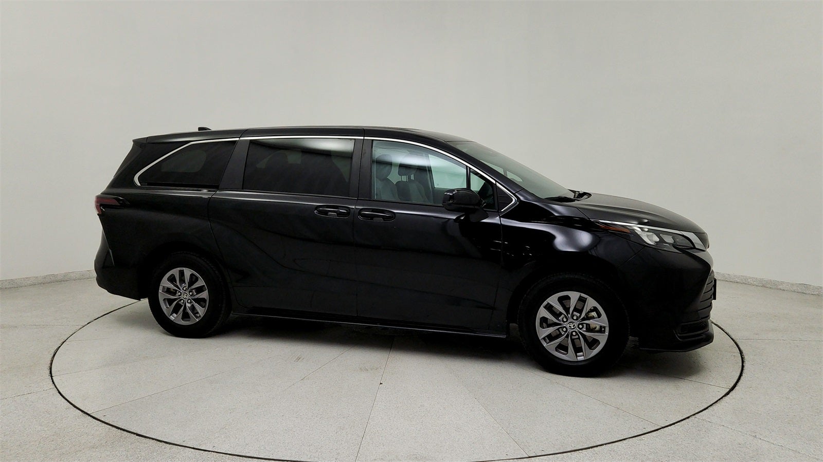 2024 Toyota Sienna LE 8 Passenger