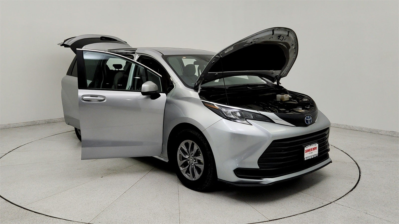 2024 Toyota Sienna LE 8 Passenger