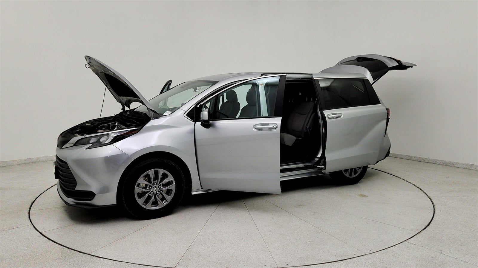 2024 Toyota Sienna LE 8 Passenger