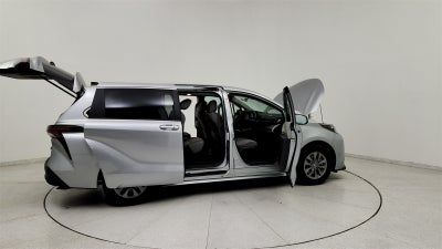 2024 Toyota Sienna LE 8 Passenger