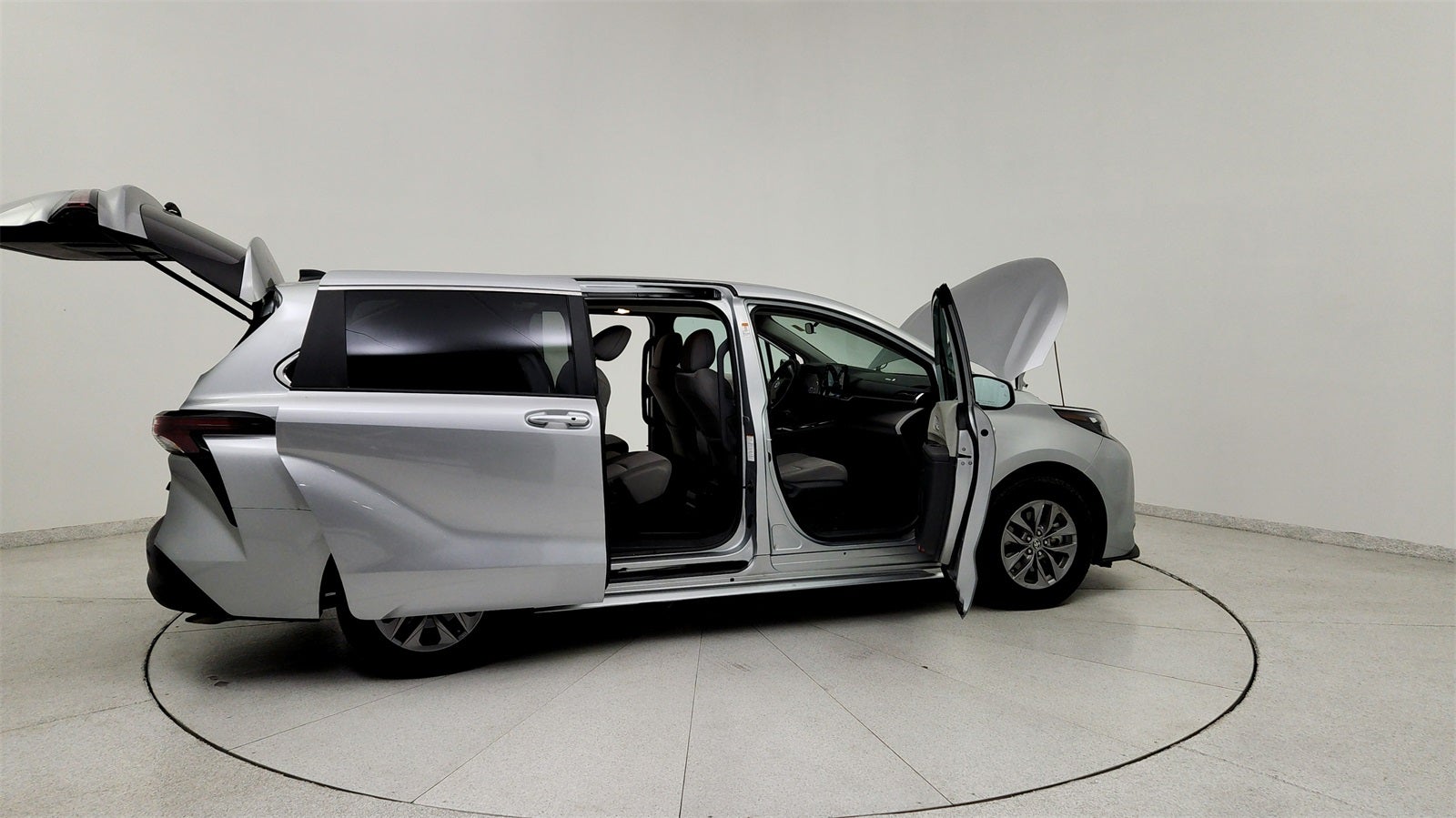 2024 Toyota Sienna LE 8 Passenger