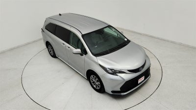 2024 Toyota Sienna LE 8 Passenger