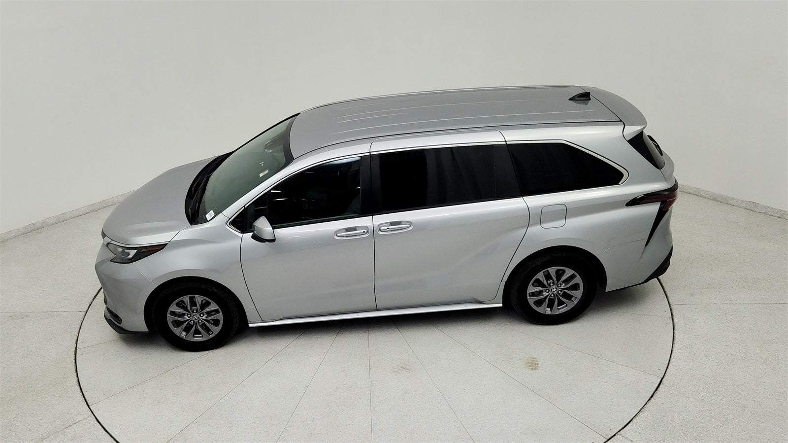 2024 Toyota Sienna LE 8 Passenger