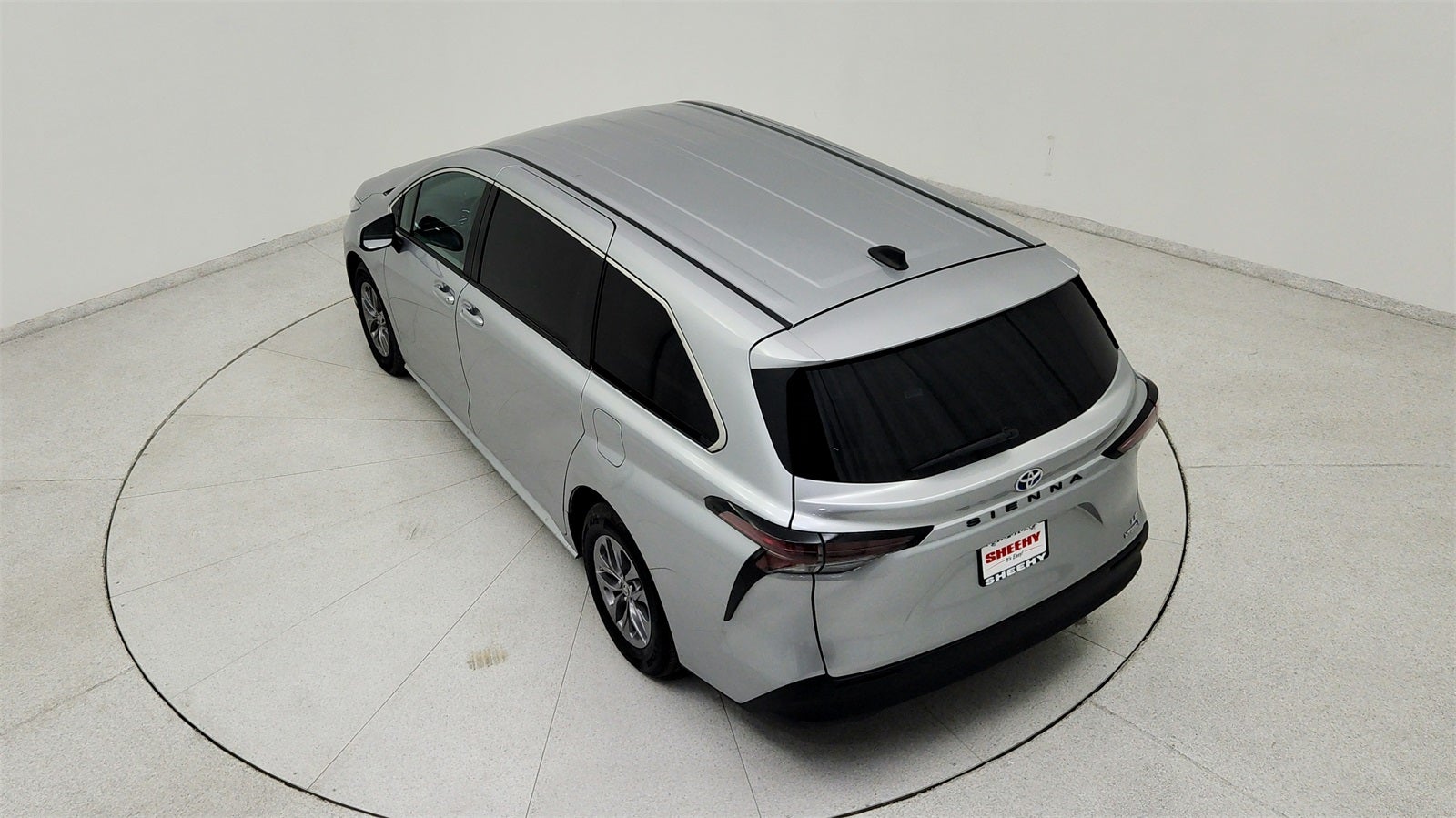 2024 Toyota Sienna LE 8 Passenger
