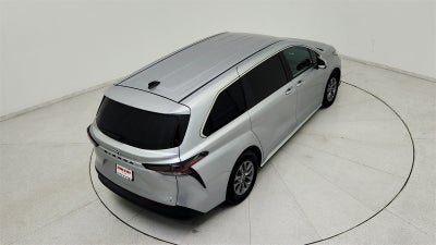 2024 Toyota Sienna LE 8 Passenger