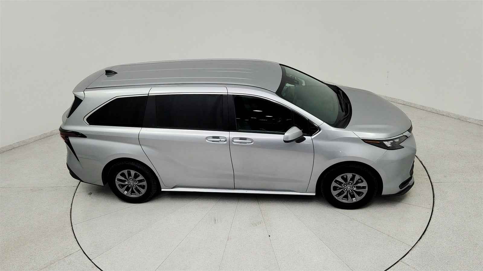 2024 Toyota Sienna LE 8 Passenger