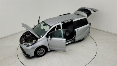 2024 Toyota Sienna LE 8 Passenger
