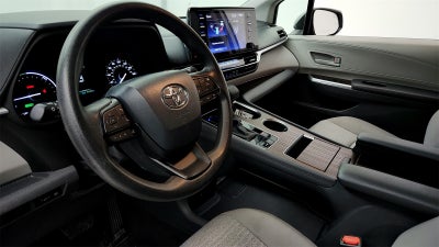 2024 Toyota Sienna LE 8 Passenger