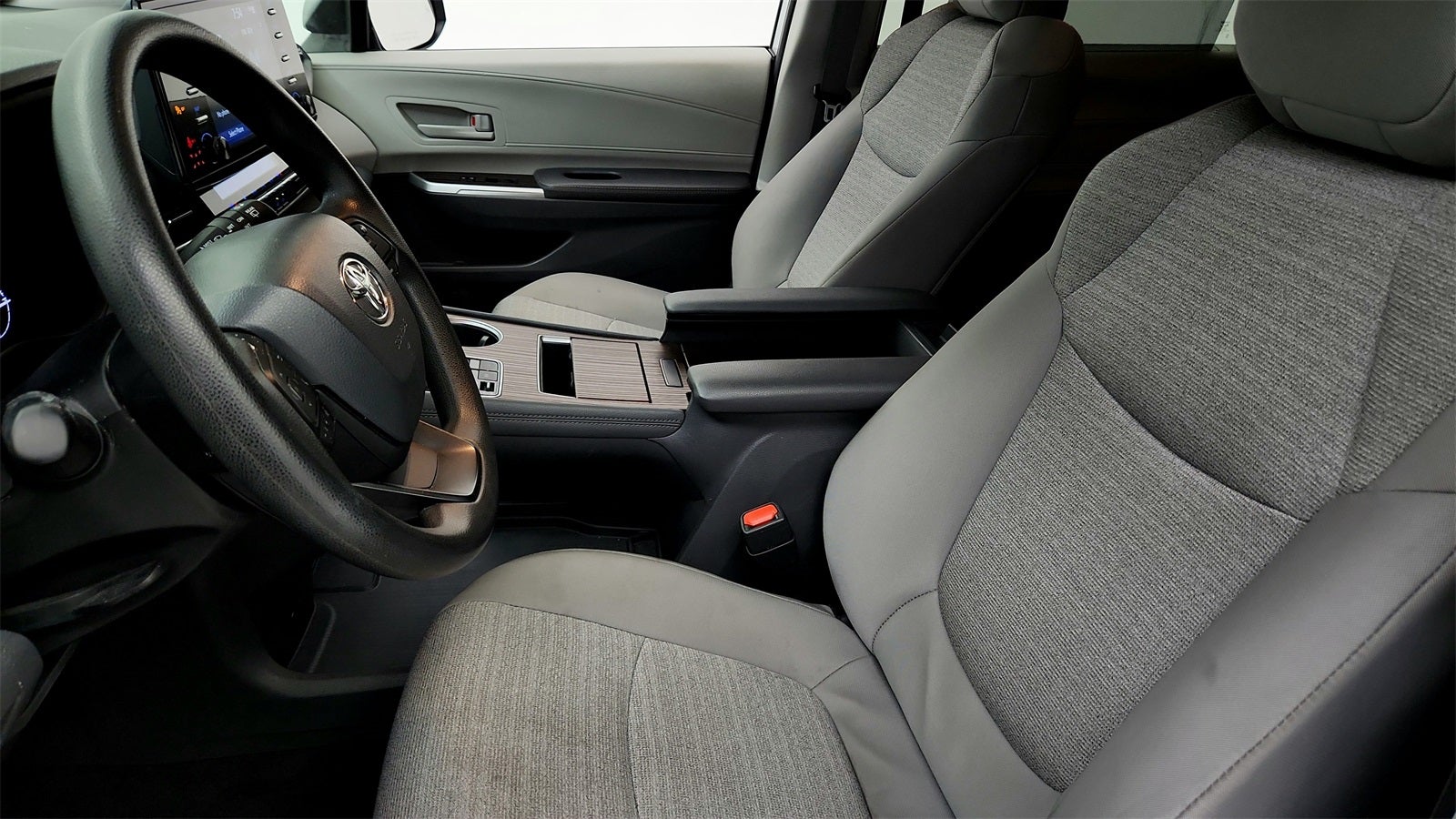 2024 Toyota Sienna LE 8 Passenger