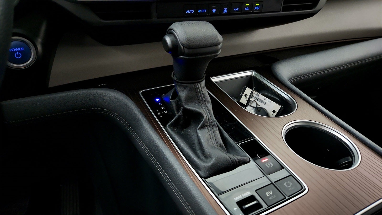 2024 Toyota Sienna LE 8 Passenger