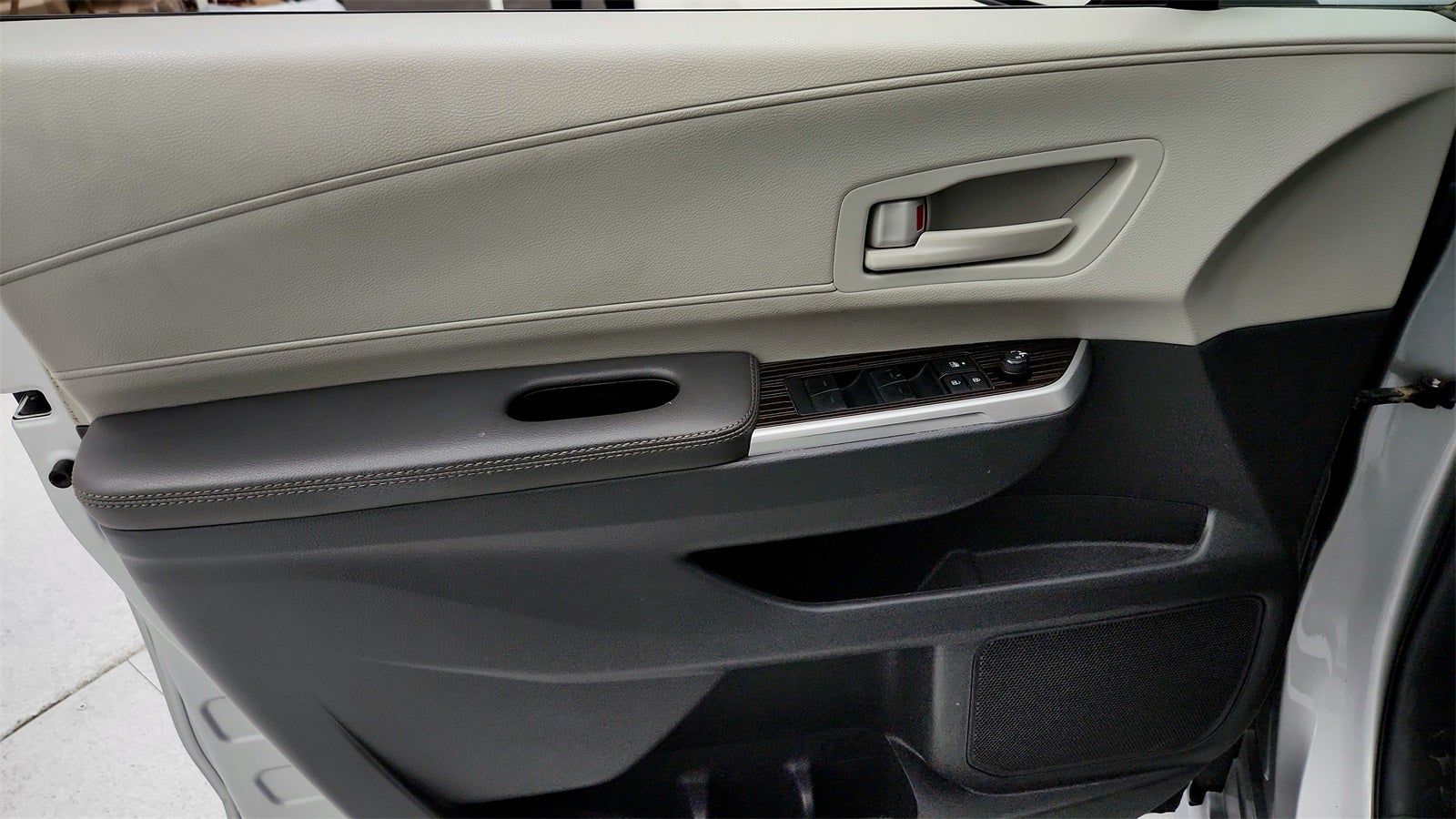 2024 Toyota Sienna LE 8 Passenger