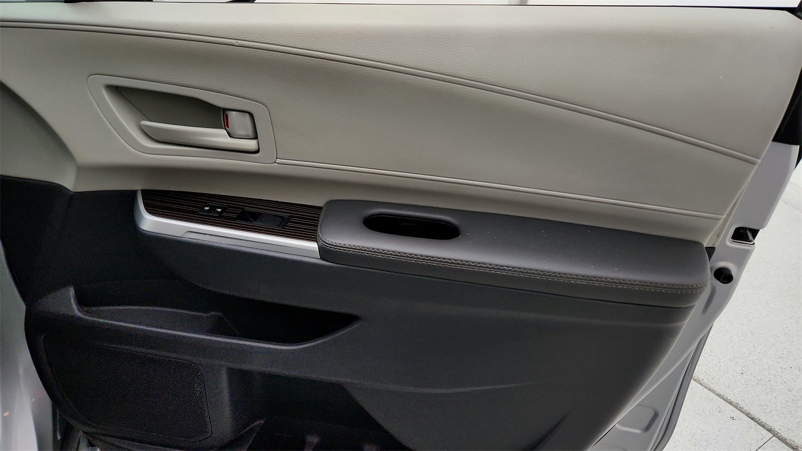 2024 Toyota Sienna LE 8 Passenger