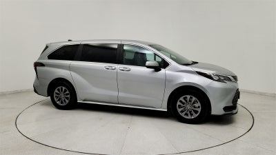 2024 Toyota Sienna LE 8 Passenger