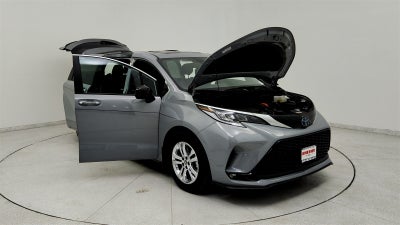 2023 Toyota Sienna XSE 7 Passenger