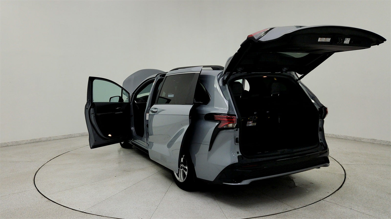 2023 Toyota Sienna XSE 7 Passenger