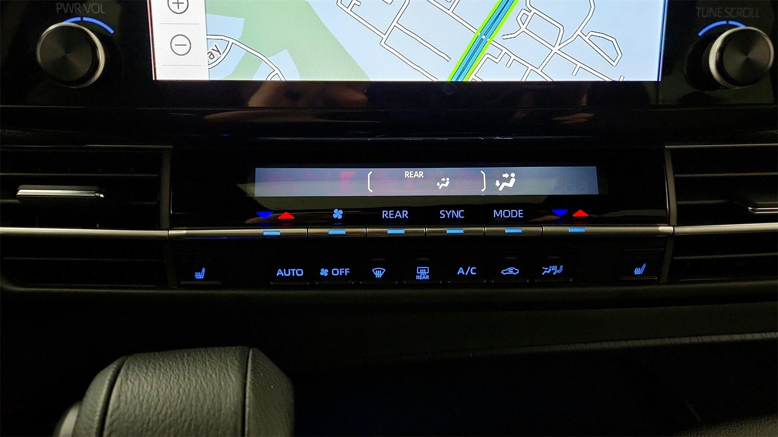 2023 Toyota Sienna XSE 7 Passenger