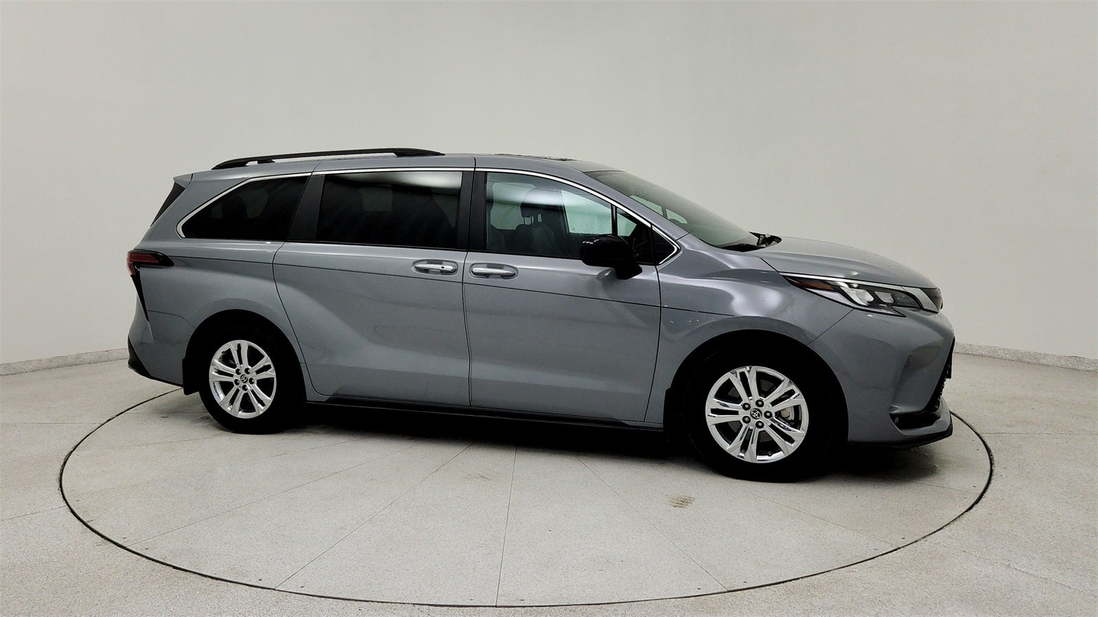 2023 Toyota Sienna XSE 7 Passenger