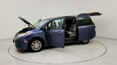 2015 Toyota Sienna XLE 8 Passenger