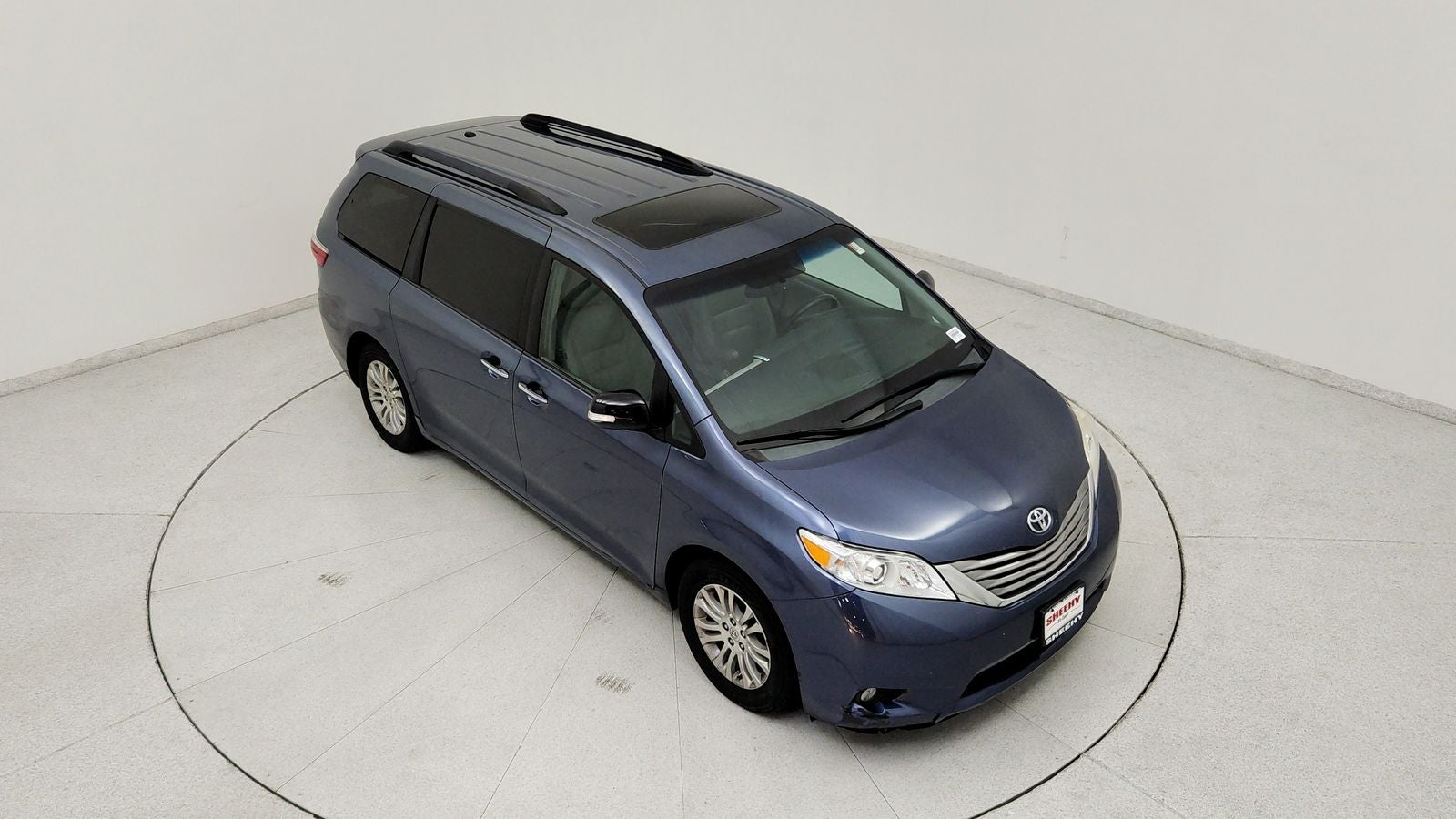 2015 Toyota Sienna XLE 8 Passenger
