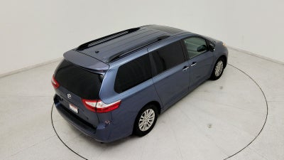 2015 Toyota Sienna XLE 8 Passenger