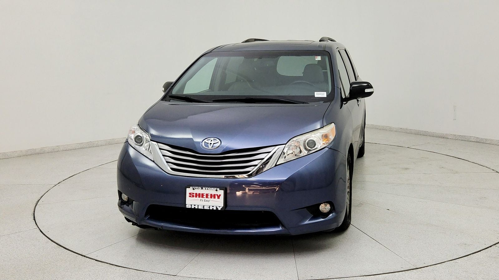 2015 Toyota Sienna XLE 8 Passenger