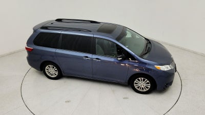 2015 Toyota Sienna XLE 8 Passenger