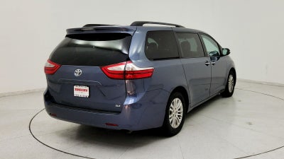 2015 Toyota Sienna XLE 8 Passenger