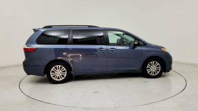 2015 Toyota Sienna XLE 8 Passenger