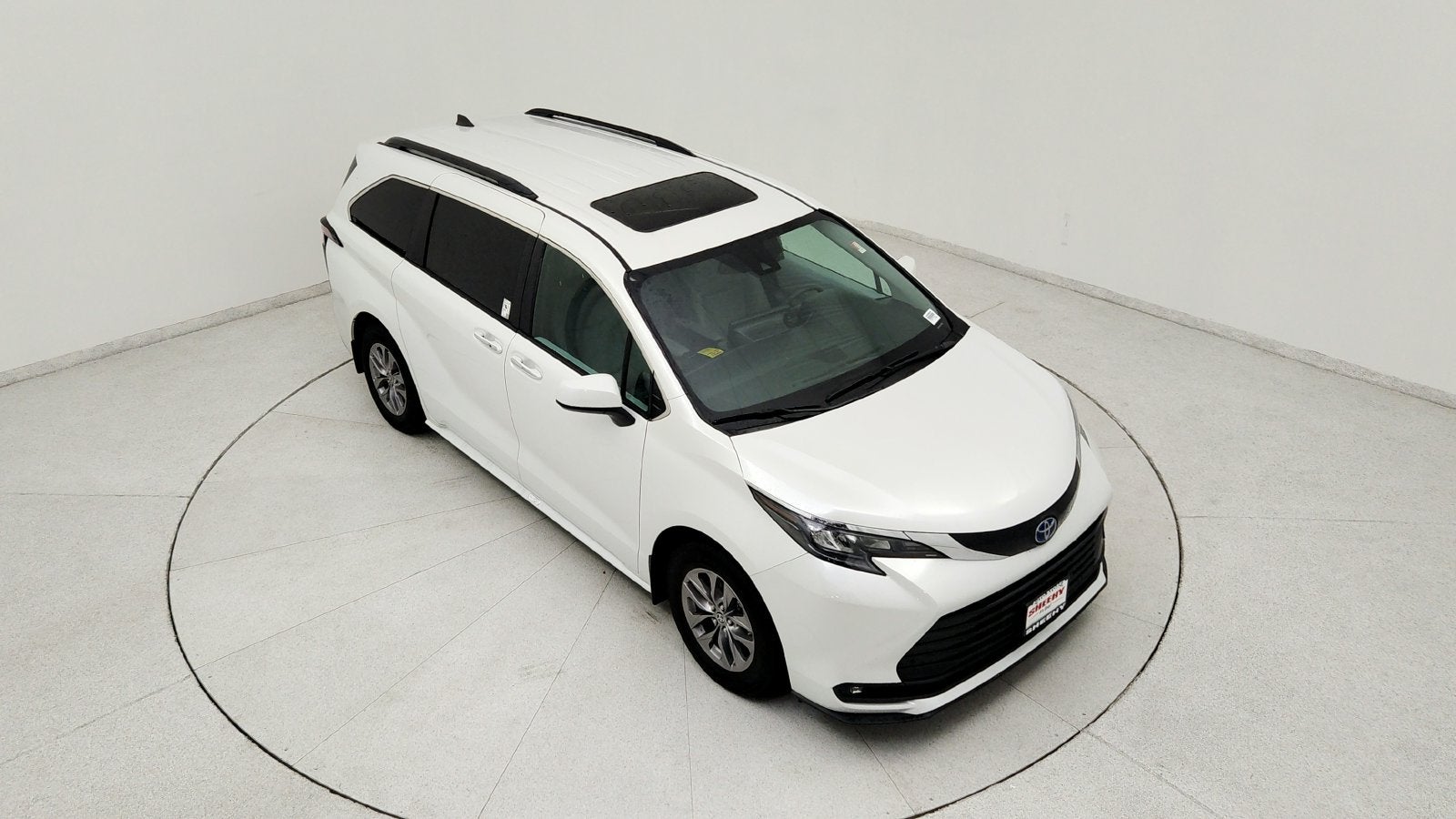 2025 Toyota Sienna XLE 8 Passenger