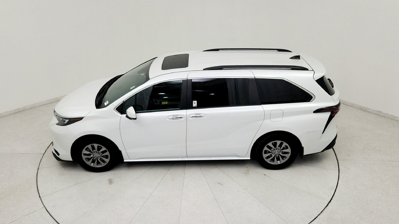 2025 Toyota Sienna XLE 8 Passenger