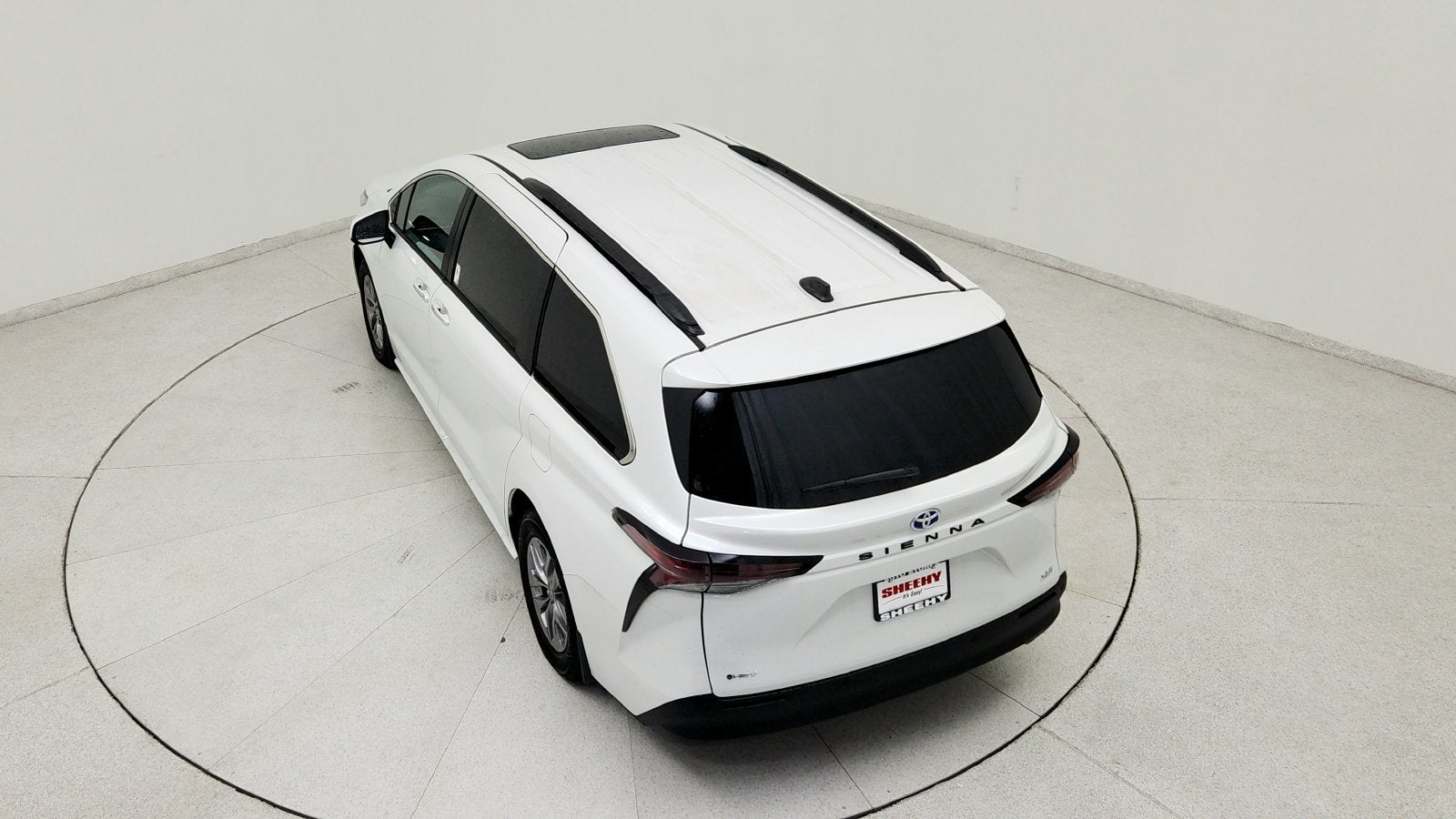 2025 Toyota Sienna XLE 8 Passenger
