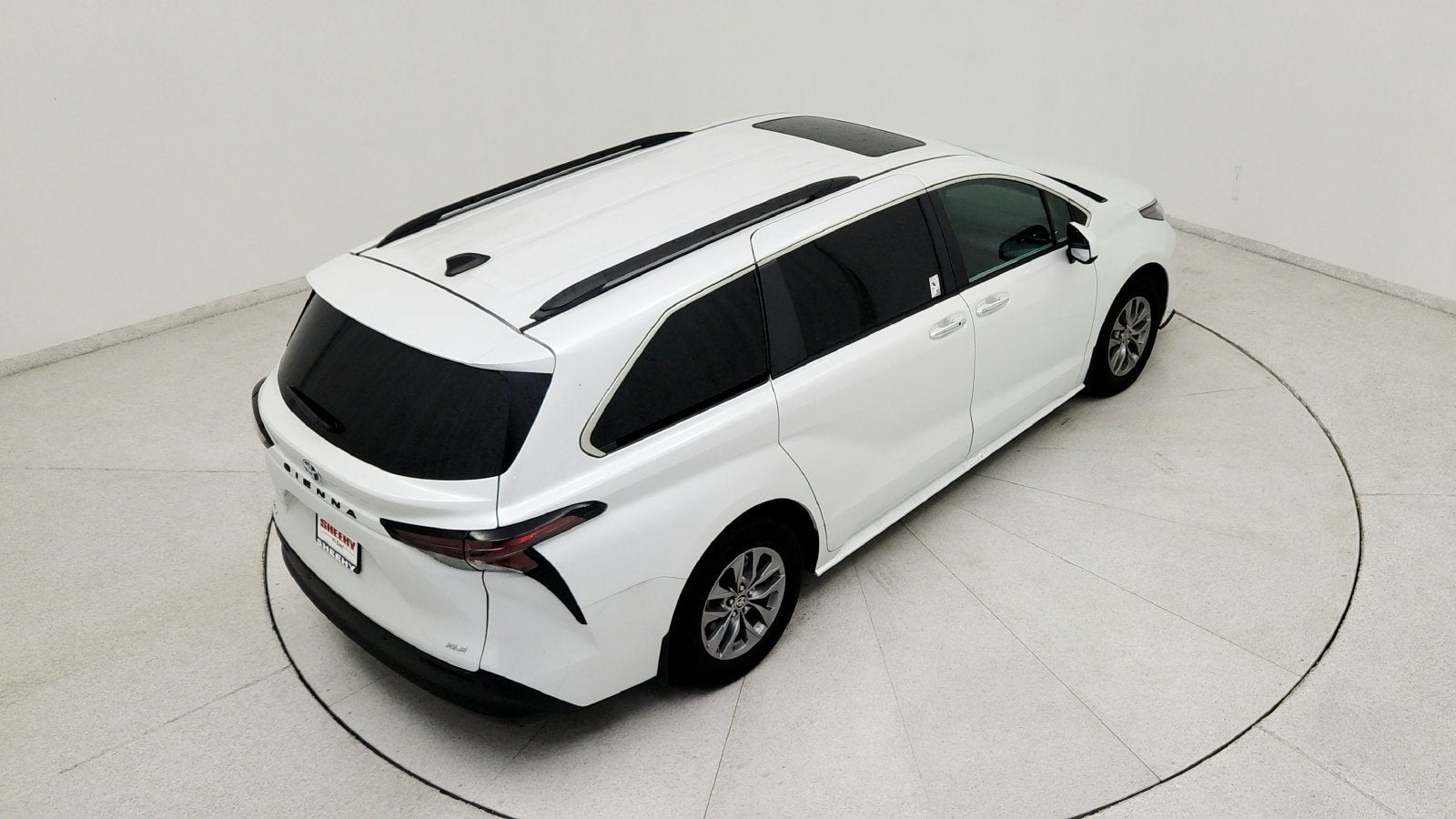 2025 Toyota Sienna XLE 8 Passenger