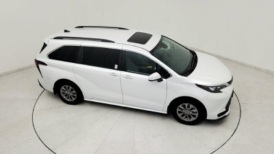 2025 Toyota Sienna XLE 8 Passenger