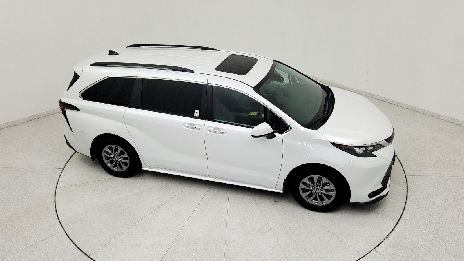 2025 Toyota Sienna XLE 8 Passenger