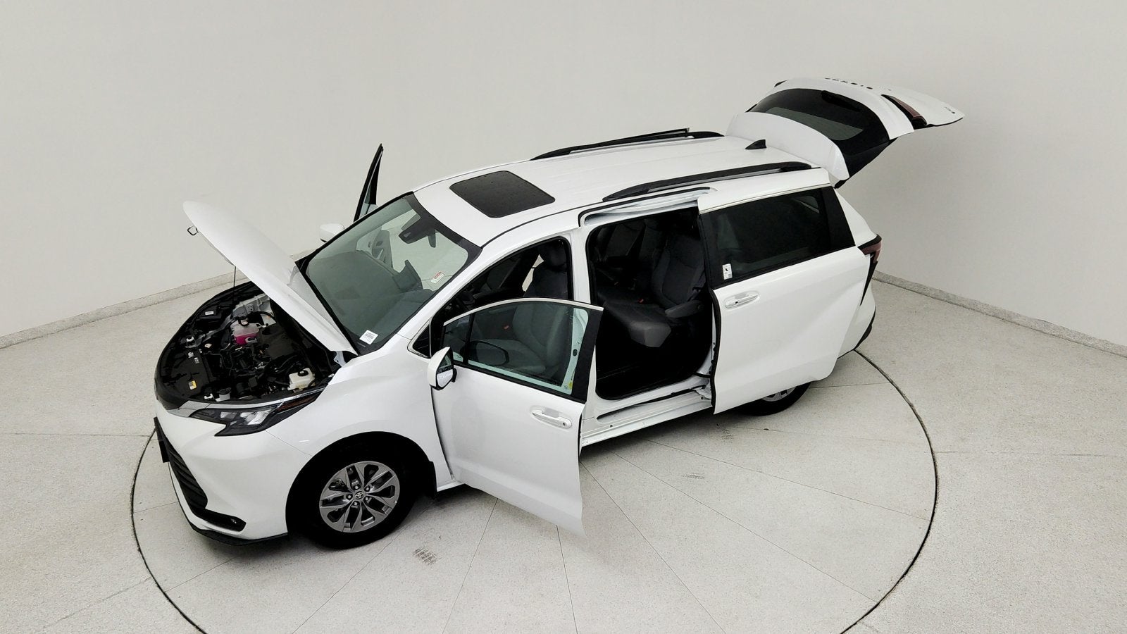2025 Toyota Sienna XLE 8 Passenger