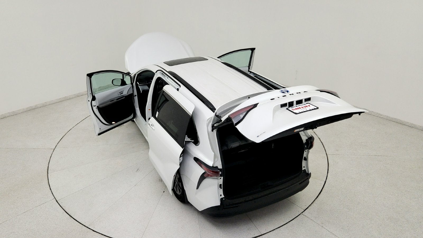 2025 Toyota Sienna XLE 8 Passenger
