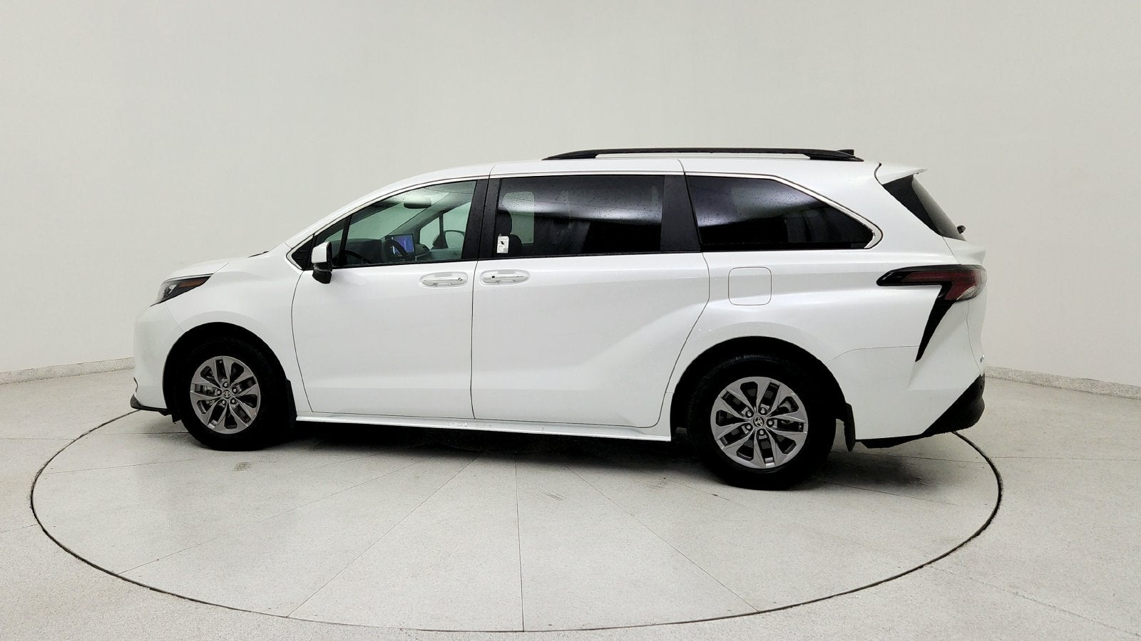 2025 Toyota Sienna XLE 8 Passenger