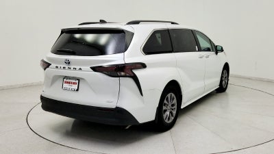 2025 Toyota Sienna XLE 8 Passenger