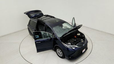 2025 Toyota Sienna XLE 7 Passenger