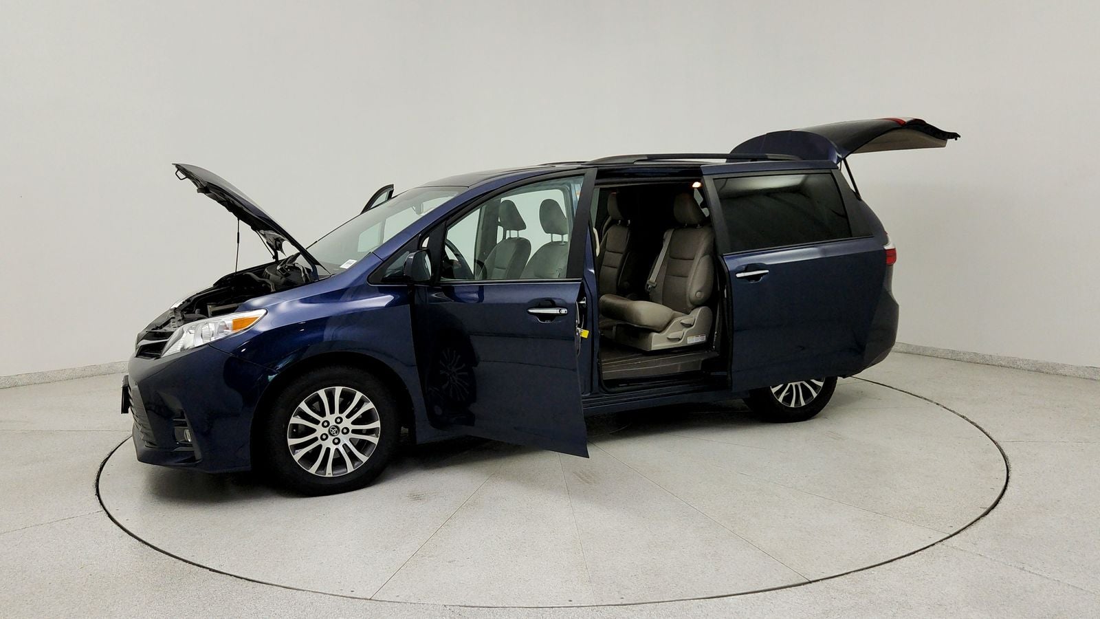 2019 Toyota Sienna XLE Premium 8 Passenger
