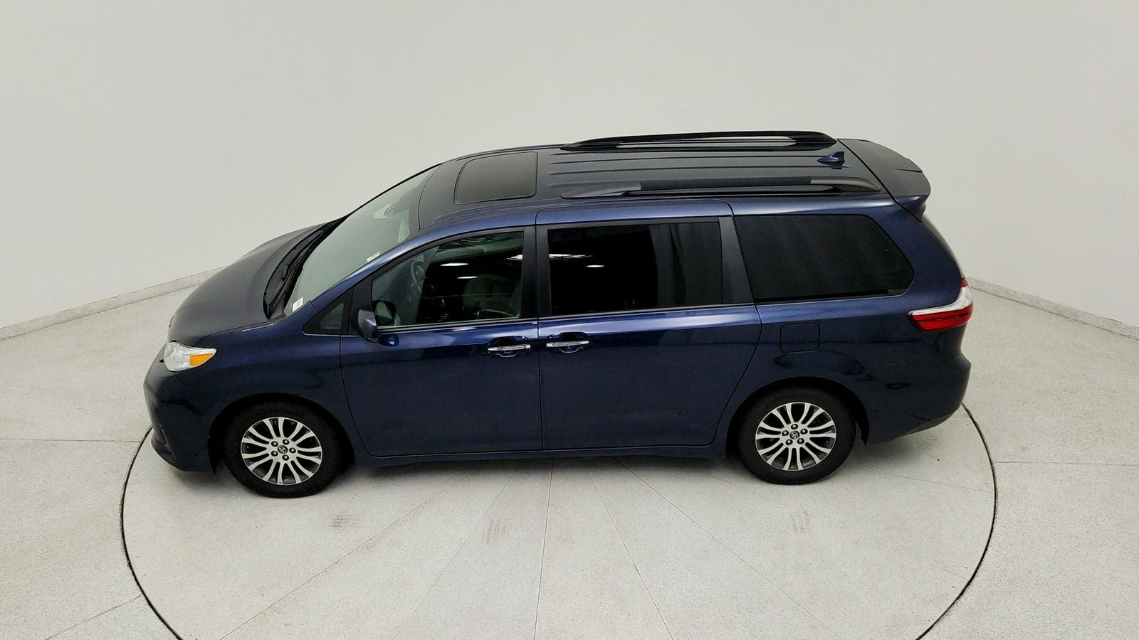2019 Toyota Sienna XLE Premium 8 Passenger