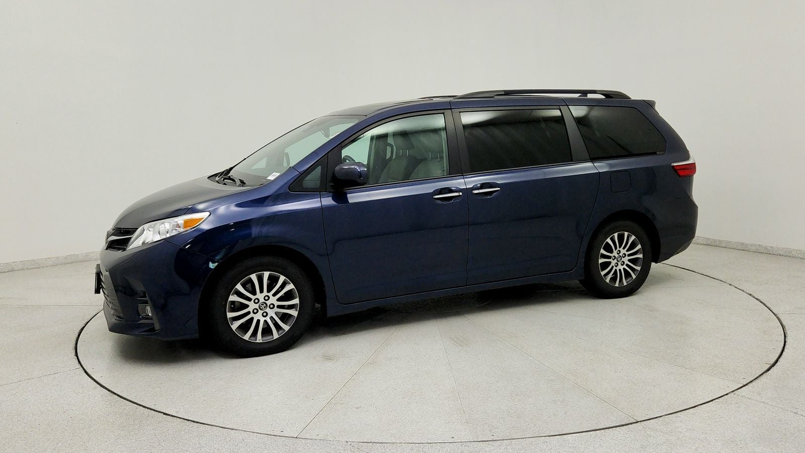 2019 Toyota Sienna XLE Premium 8 Passenger