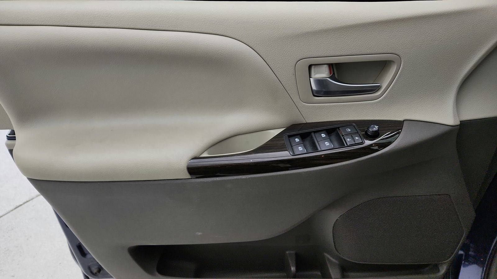 2019 Toyota Sienna XLE Premium 8 Passenger