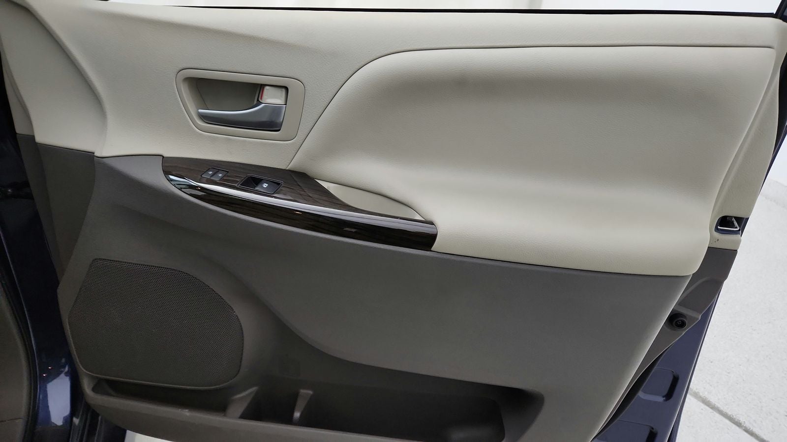 2019 Toyota Sienna XLE Premium 8 Passenger