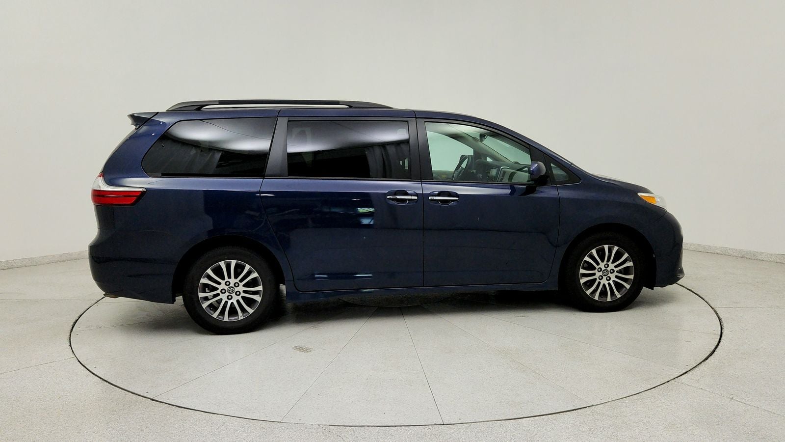 2019 Toyota Sienna XLE Premium 8 Passenger