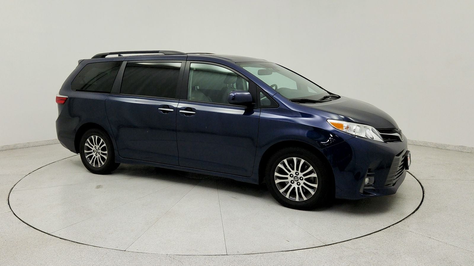 2019 Toyota Sienna XLE Premium 8 Passenger