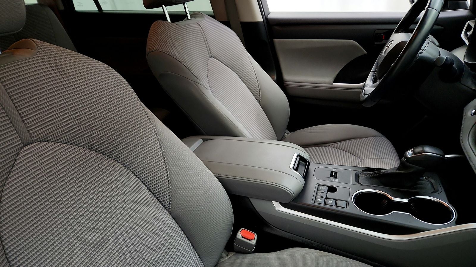 2023 Toyota Highlander Hybrid LE