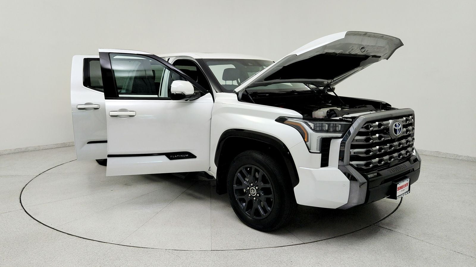 2023 Toyota Tundra Hybrid Platinum